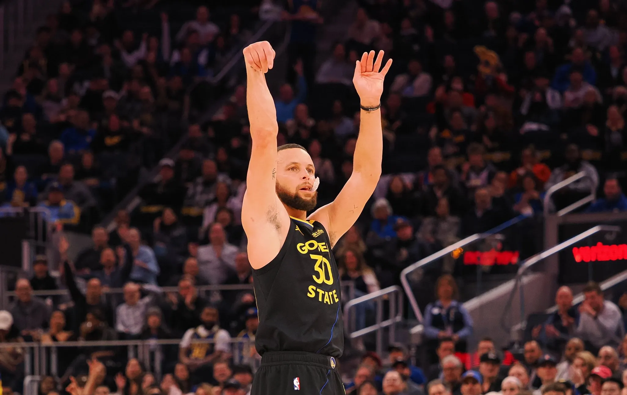 九游官方应用-包含库里重要时刻锐不可当，掘金带队取胜！热度持续攀升的词条-九游官方应用