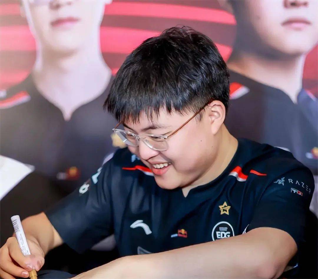 九游app下载-塔图姆与90激战法国队分钟,战术调整胜负难料!,TheShy焦点对战热度持续攀升的简单介绍-九游app下载